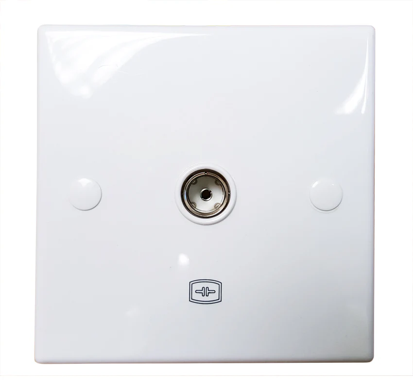 Single IEC Wall Socket (ISOLATED)